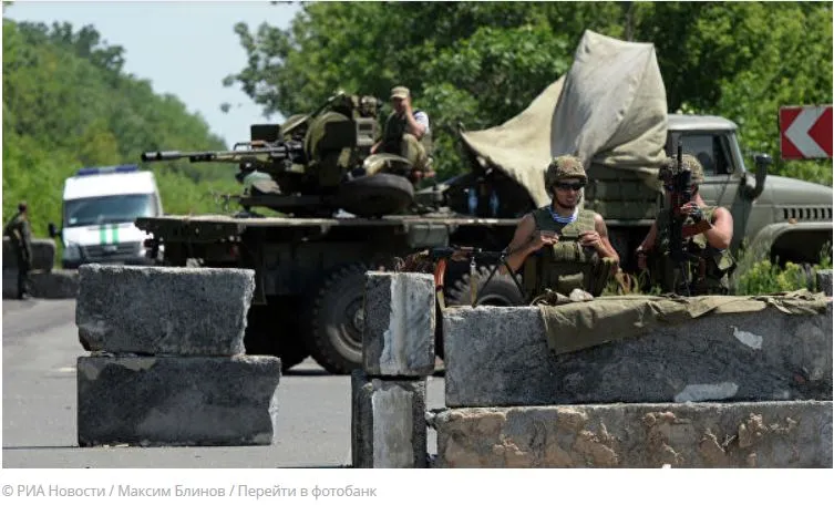 Пьяные военные ВСУ избили командира из-за премии, сообщили в ЛНР