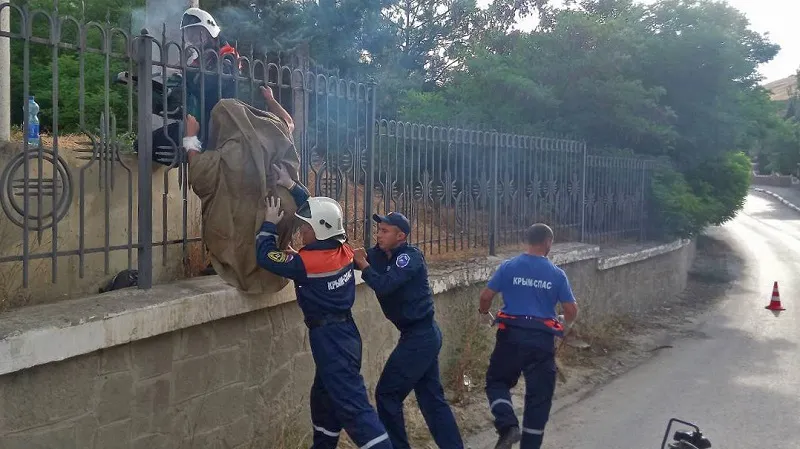 В Крыму забор проткнул туриста при попытке его перелезть 