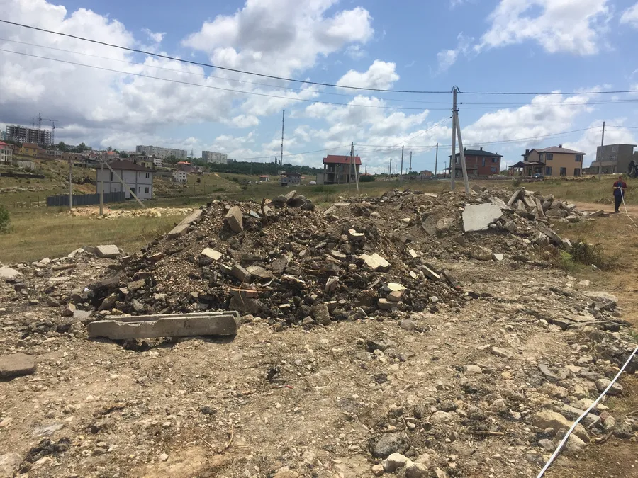 В Севастополе обнаружили гигантскую свалку строительного мусора