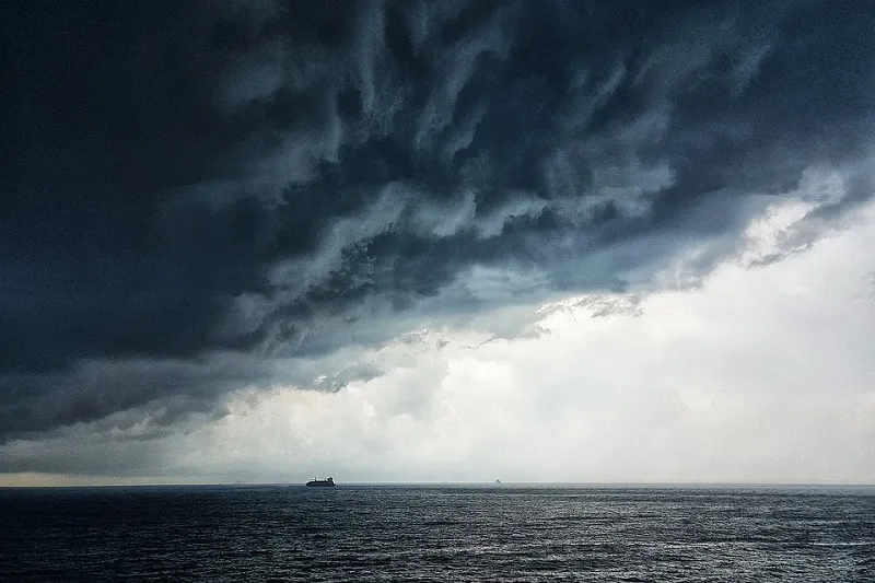 Очередной шторм обрушится на Крым в ближайшие часы
