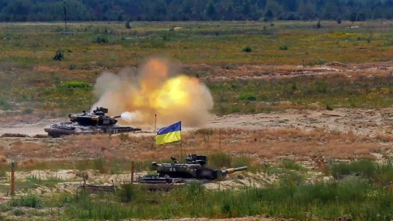 Сечин и Алекперов, несмотря на санкции Путина, увеличили поставки дизеля для украинских танков