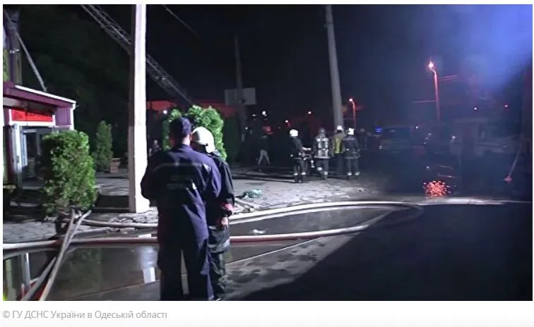 При пожаре в гостинице в Одессе погибли восемь человек 