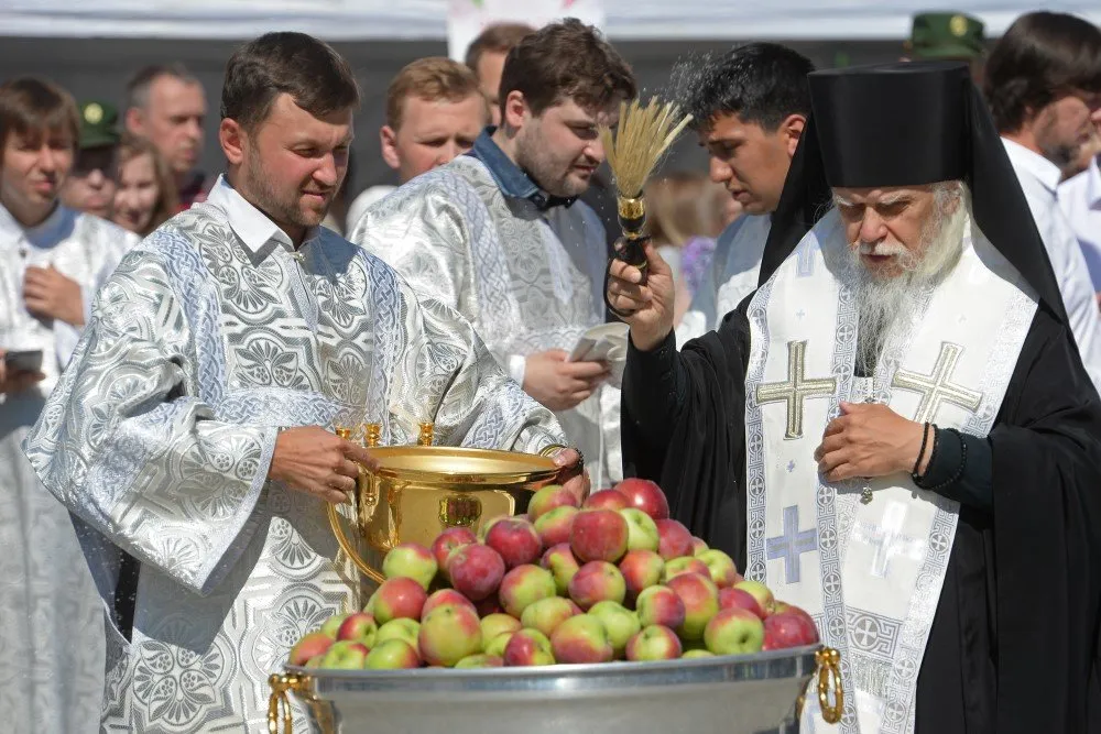 Преображение и Яблочный спас: что православные празднуют 19 августа 
