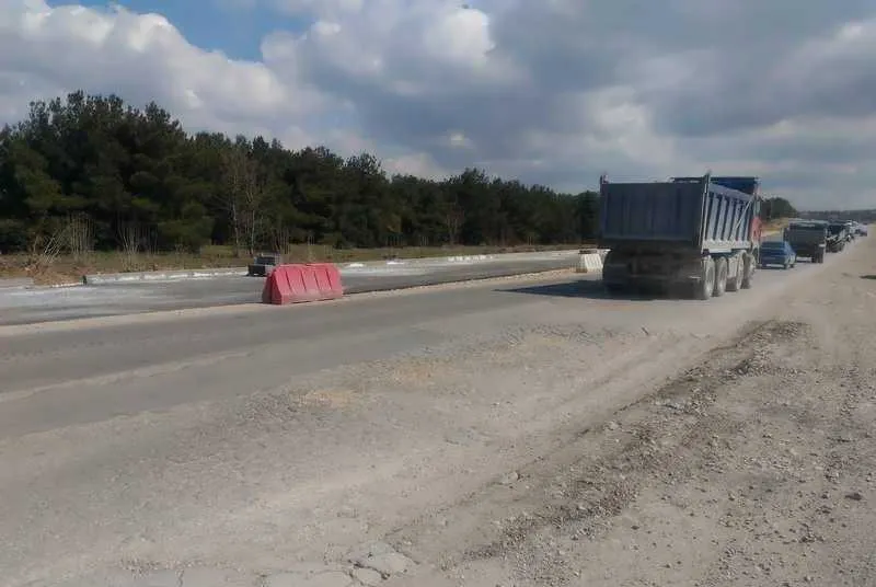 Камышовое шоссе в Севастополе строить некому
