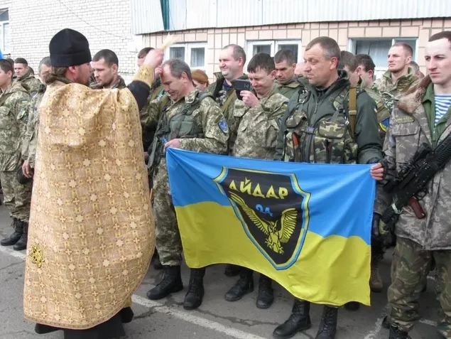 Нацбаты грозят наступлением на ДНР вопреки заявлениям Зеленского