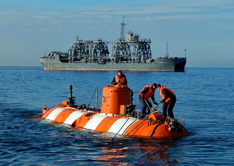 В Севастополе спасли подводную лодку