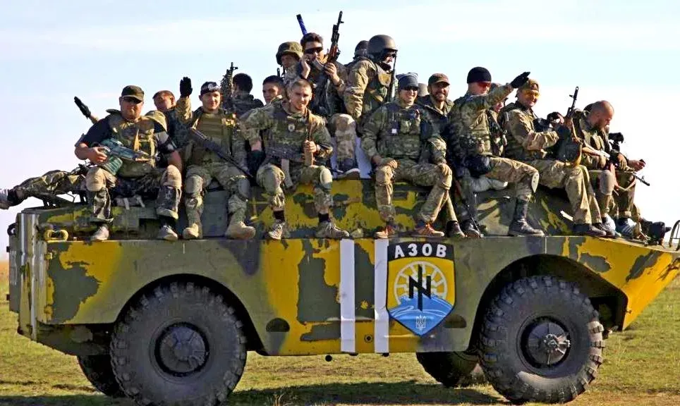 Боевики "Азова" заняли позиции в Донбассе перед выводом украинских войск