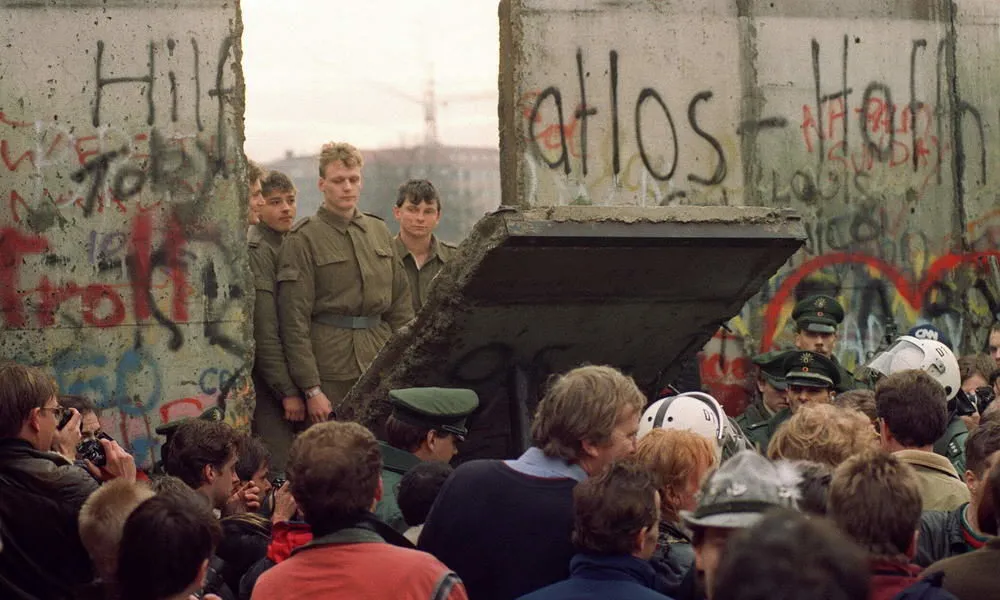 Падение Берлинской стены назвали символом «унижения» русских»