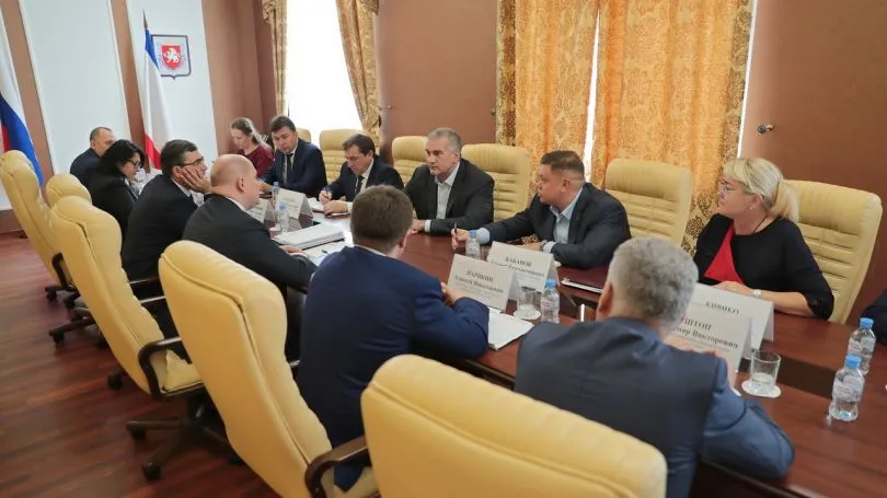 Правительство Севастополя полным составом съездило в столицу Крыма 