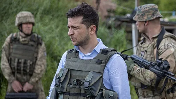 Зеленский посетил зону проведения военной операции в Донбассе