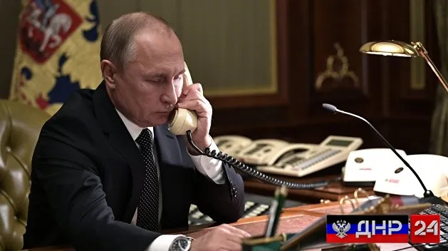 Путин в беседе с Макроном подчеркнул, что Киев должен отвести силы с линии соприкосновения