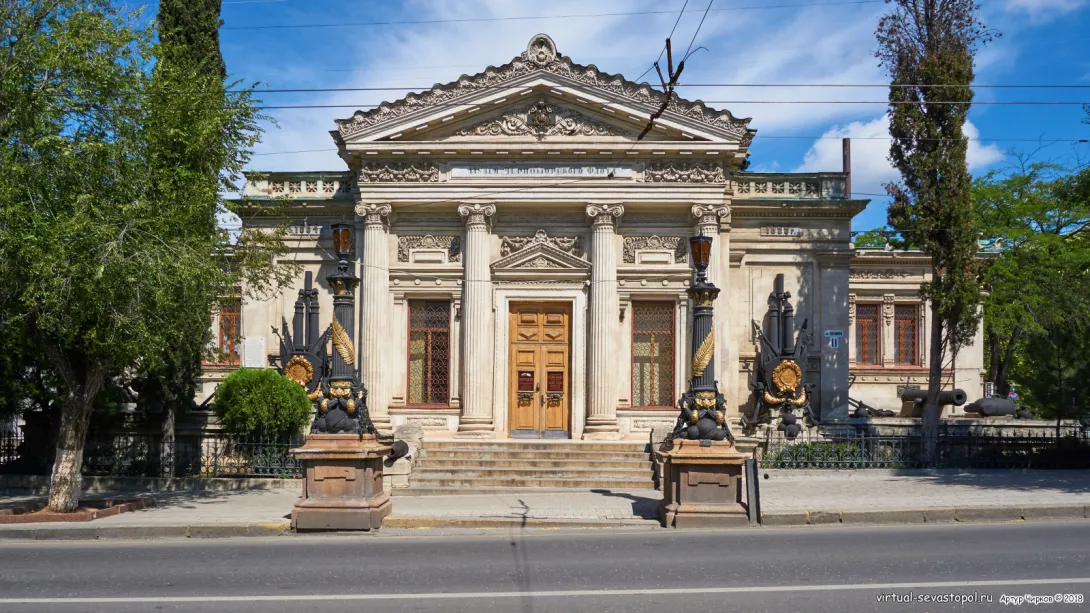 Шойгу отдал военные музеи Севастополя Санкт-Петербургу