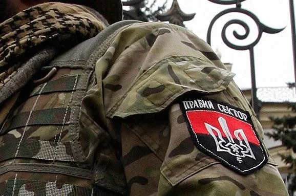 Боевики «Правого сектора»* обстреляли грузовик с солдатами ВСУ под Петровским, есть жертвы