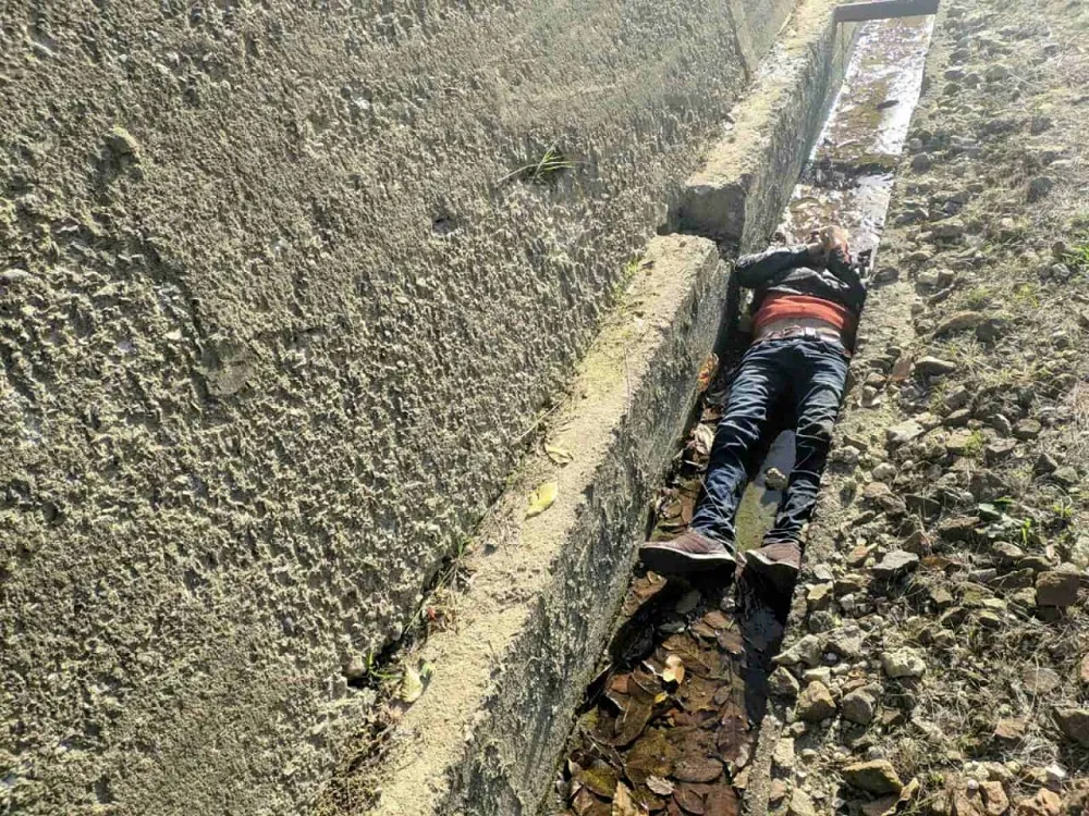 Под Севастополем в водостоке у железной дороги нашли труп