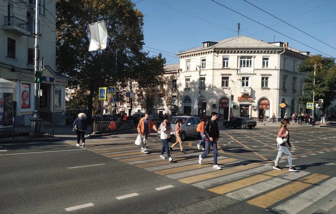 Идите буквой «Г»: в центре Севастополя ликвидируют пешеходный переход