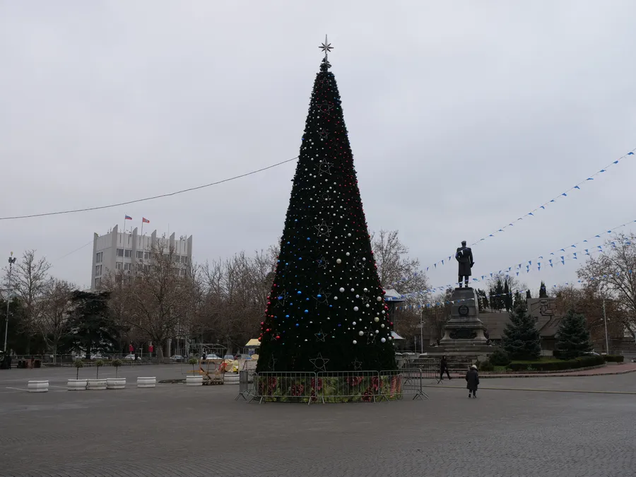 Толерантный Новый год в Севастополе оплатит Москва