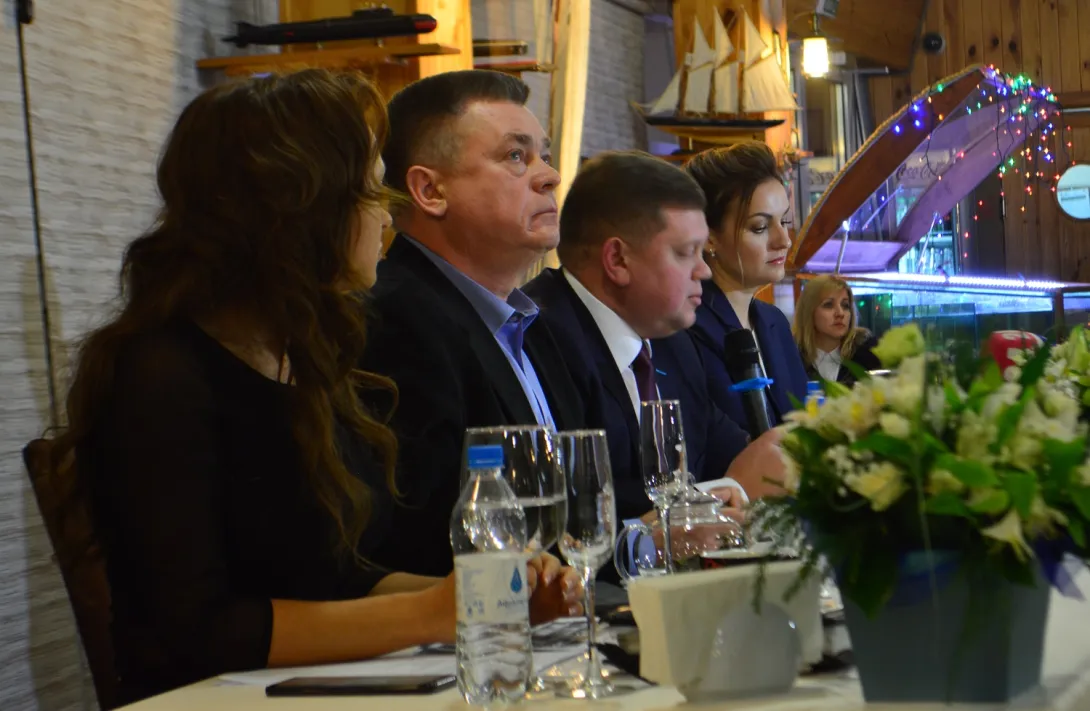 Семье экс-министра обороны Украины отказали в деньгах и земле Севастополя