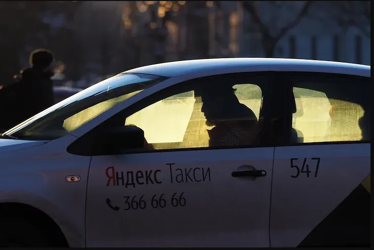 Россияне больше не увидят за рулем такси насильников и убийц