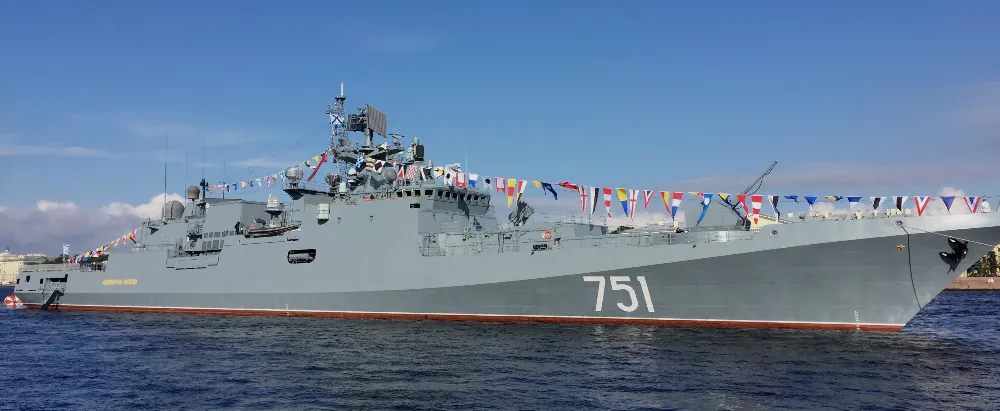 «Адмирал Эссен» отработал оборону Севастополя и удар «Калибром»