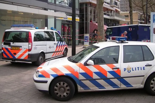 В Гааге вооруженный ножом мужчина напал на прохожих