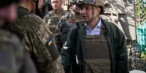Зеленский отменил в украинской армии звания прапорщика и мичмана