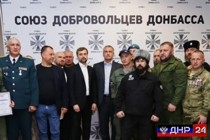 Сурков: в случае обострения ситуации на Донбассе - добровольцы РФ готовы прибыть в регион