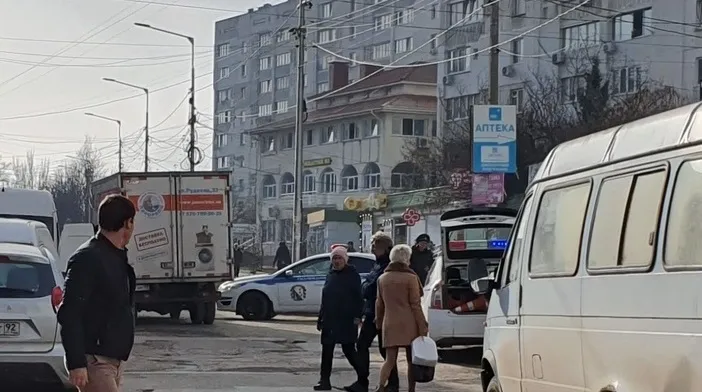 В Севастополе сотрудница полиции попала под колёса 