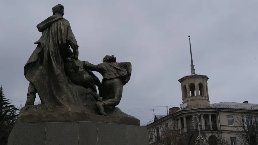 Сквер Ленинского комсомола в Севастополе доведут до ума в 2020 году