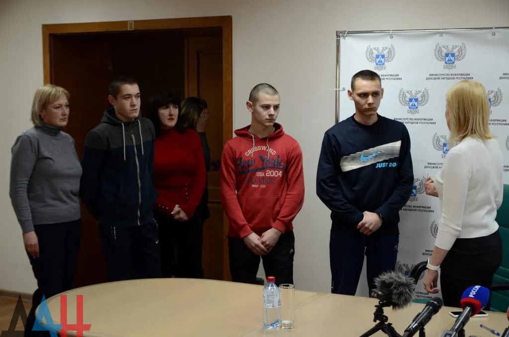Глава ДНР помиловал несовершеннолетних диверсантов, задержанных в 2016 году