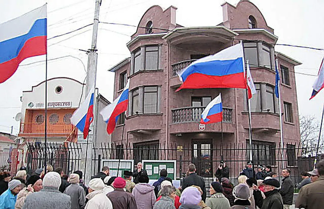 Правительство Севастополя купило землю и здание бывшего польского консульства