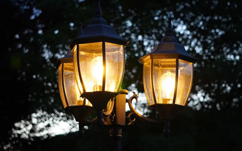 Освещение дворов и улиц Севастополя реанимируют за три года