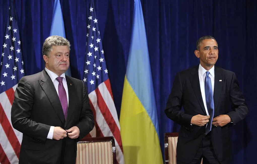 Антикоррупционный суд Украины обязал открыть дело против Порошенко и администрации Обамы