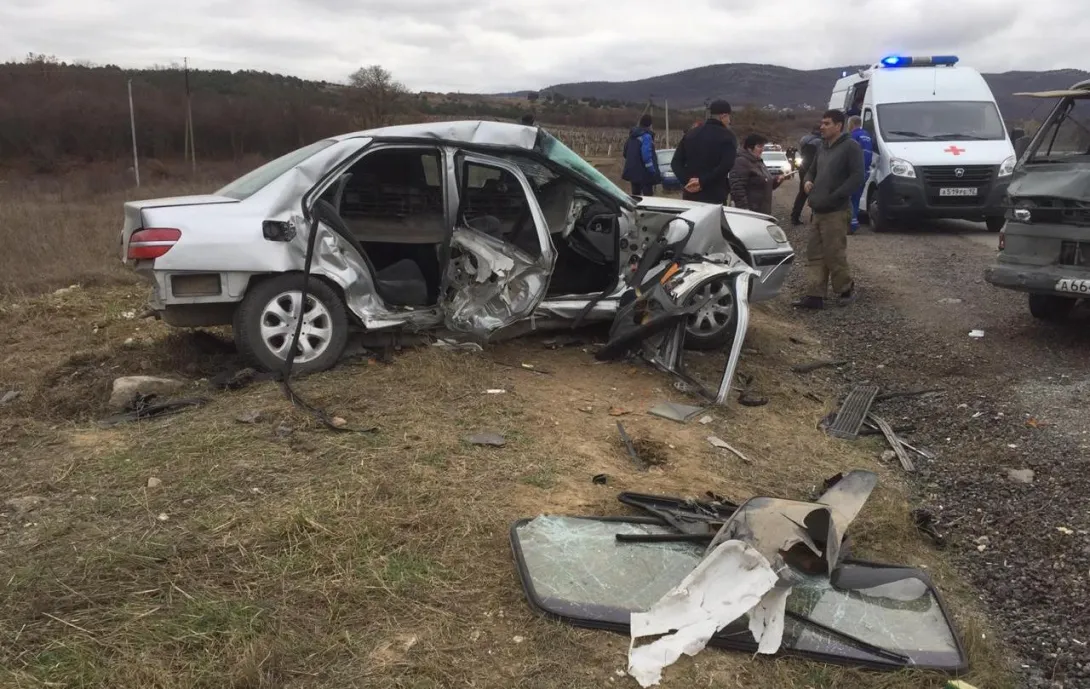 Полиция назвала причину тяжёлой аварии на трассе Ялта — Севастополь 