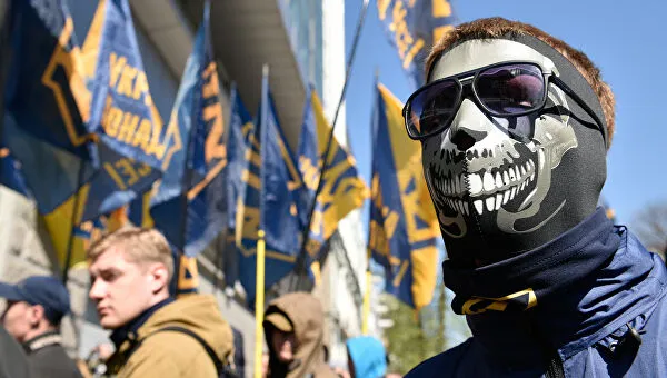 Британская полиция приравняла украинский трезубец к символам террористов