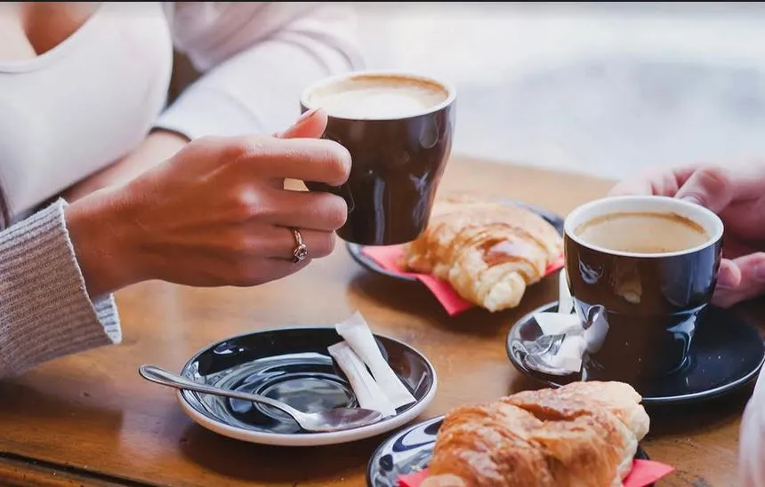 Москвичи теперь могут через приложение искать собеседников для завтрака
