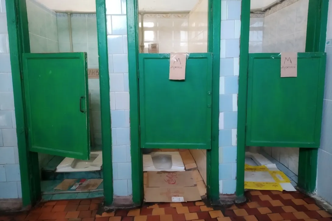 Губернатор заглянул в общественные туалеты Севастополя 