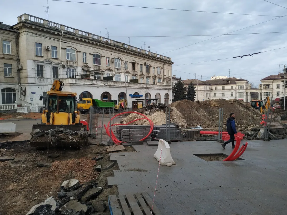 Новая сенсация: в Севастополе под площадью Лазарева обнаружили тоннель