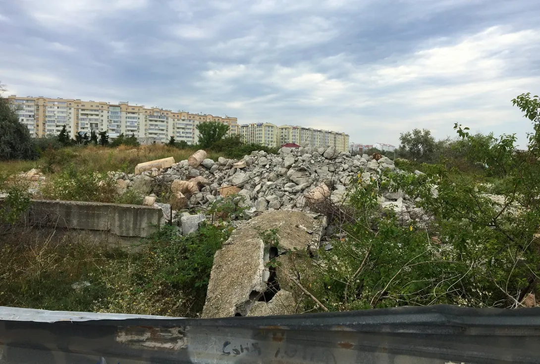 Власти Севастополя решают, что защищать у бухты Омеги 