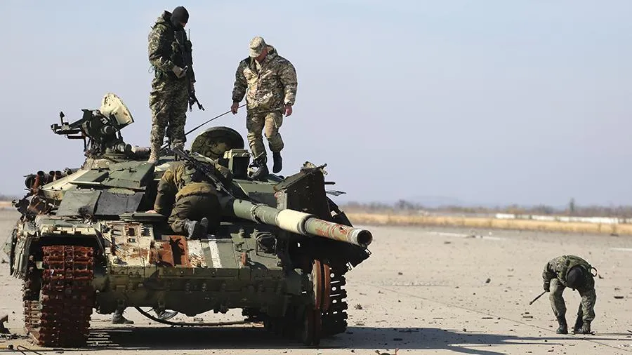 Украина потеряла более двух тысяч танков и БМП за первые два года войны в Донбассе