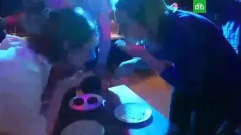 Девушка умерла во время конкурса по поеданию пирожных в Москве