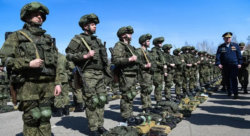 Российская армия может полностью перейти на контрактную систему