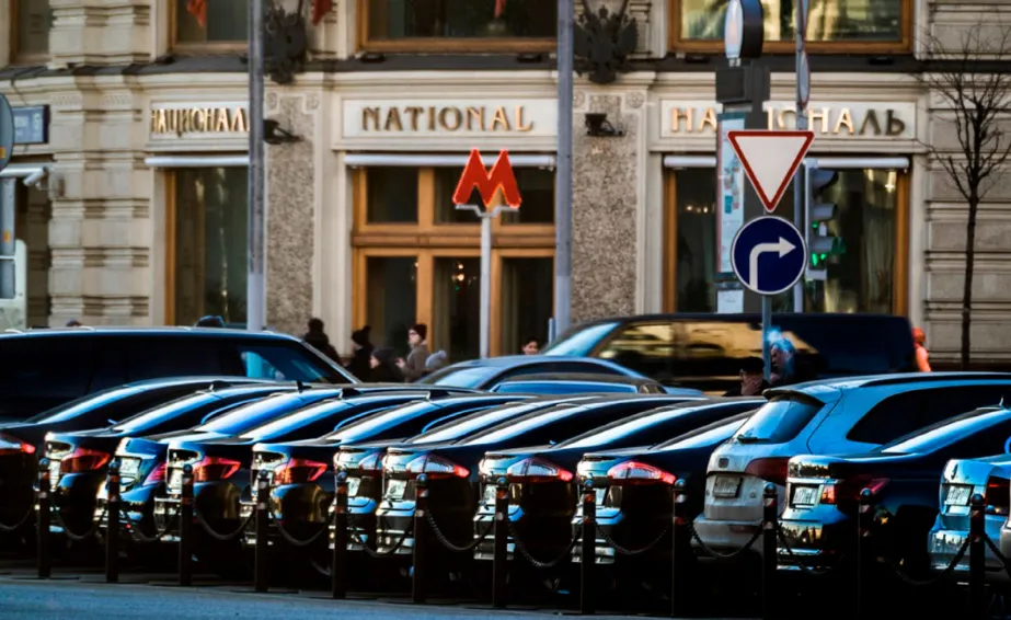 ОНФ раскрыл список самых дорогих автомобилей, купленных госкомпаниями