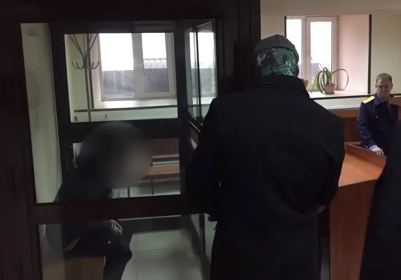 Под стражу взяты подростки, которые хотели взорвать школы в Крыму. ВИДЕО