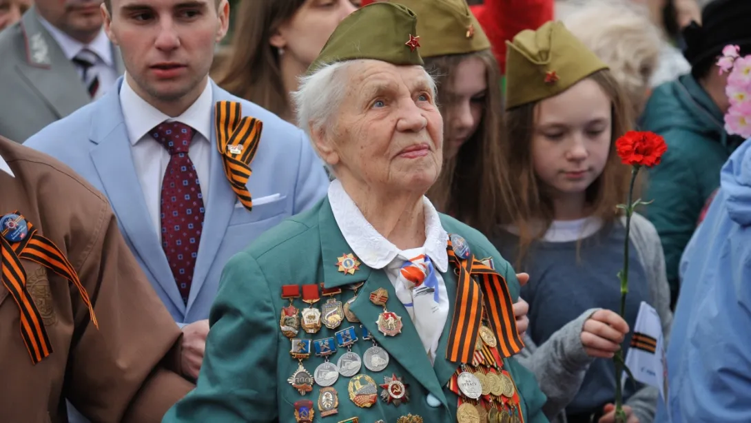 Ветеранам подарят телефоны к годовщине Дня Победы