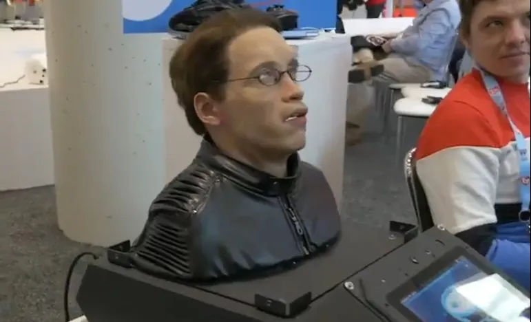 Шварценеггер подал в суд на российского разработчика роботов