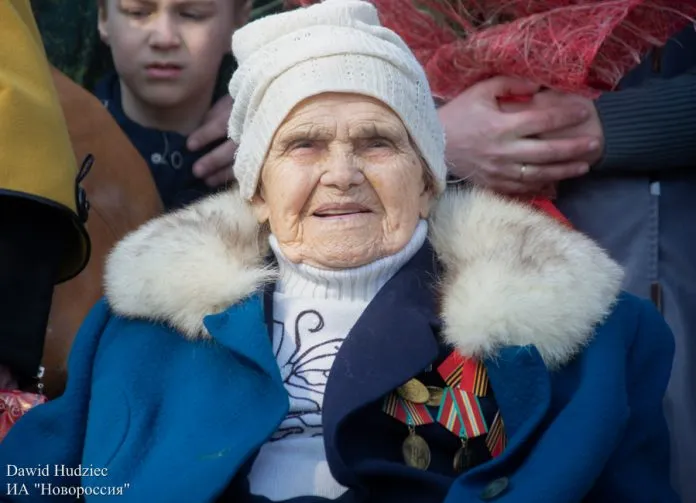 В столице ДНР провели парад для одного ветерана
