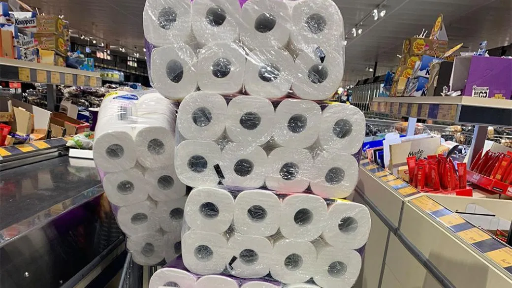 Туалетной бумаги хватит на всех: производители перешли на круглосуточный режим работы