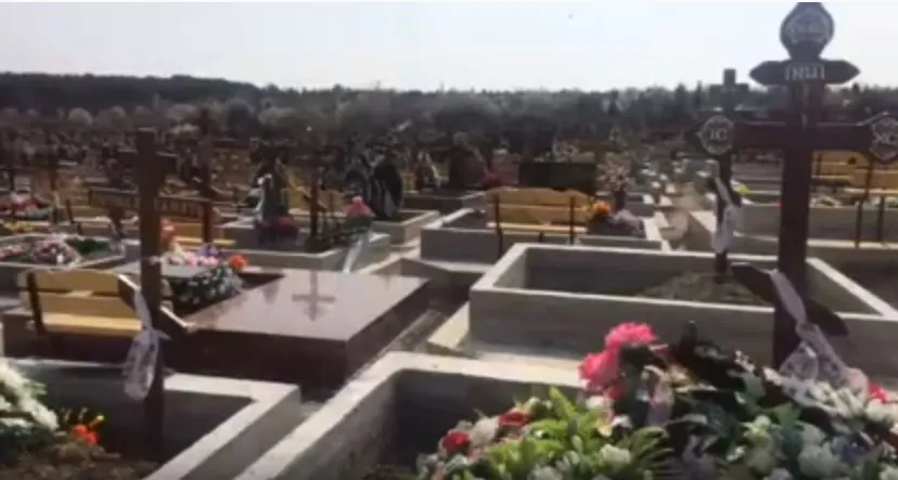 На севастопольском кладбище произошла странная история