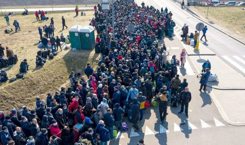 На польской границе Украины собрались многокилометровые очереди