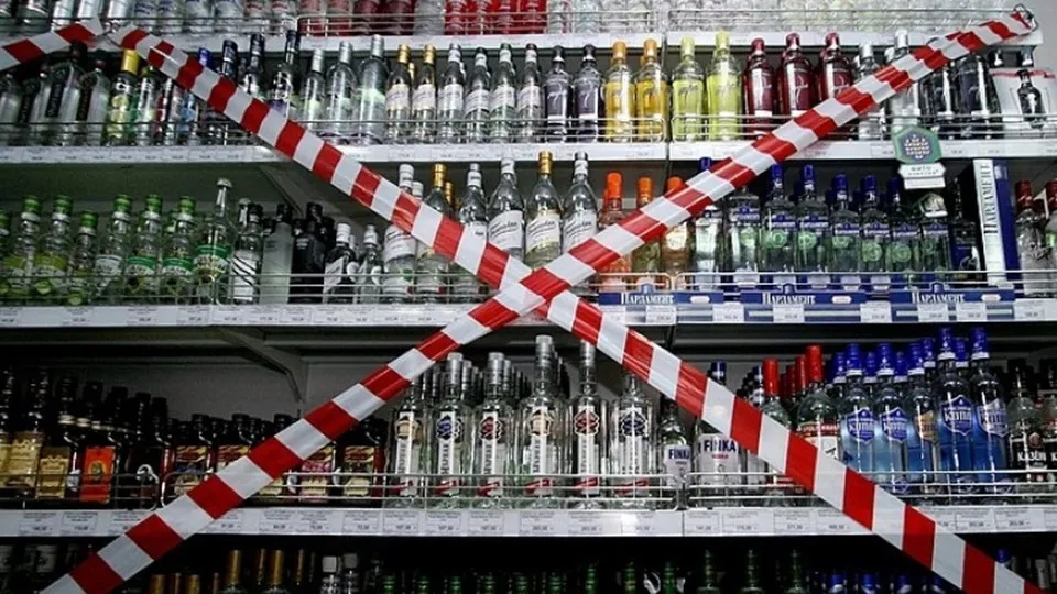 В России начали ограничивать продажу алкоголя из-за коронавируса